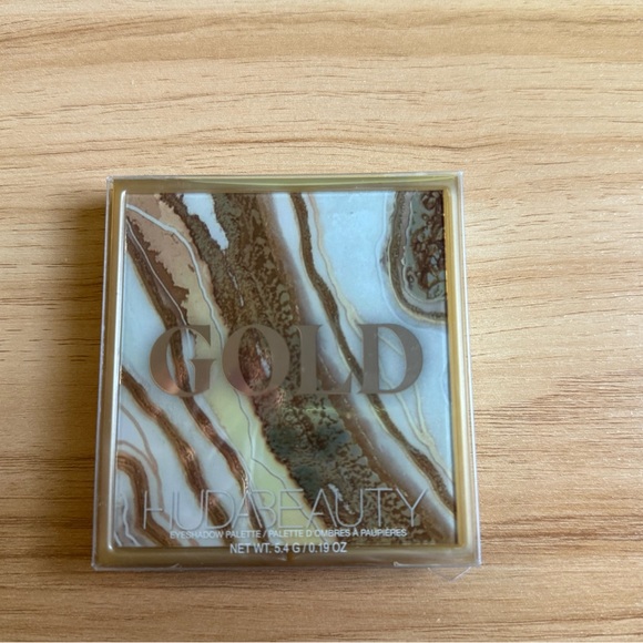 NEW Huda Beauty Gold Obsession Eyeshadow Palette - Picture 2 of 3